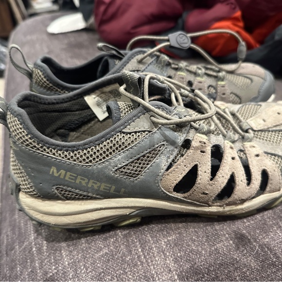 Merrell Men's Tan and Gray Athletic Shoes - Picture 1 of 2